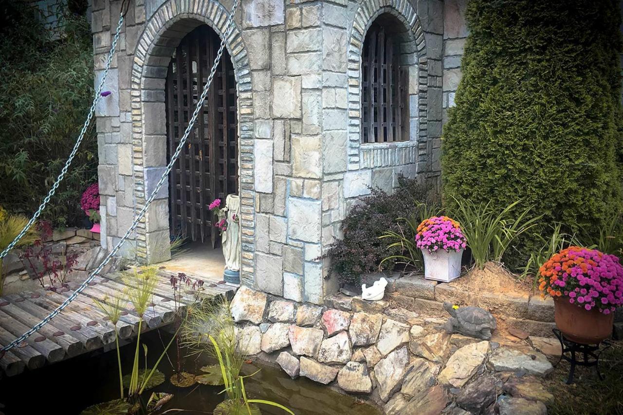 Unique Murphy Retreat With Hot Tub, Pond And Waterfall Exterior foto
